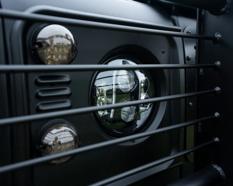 1998 Land Rover Defender 110 - Image 15 of 21