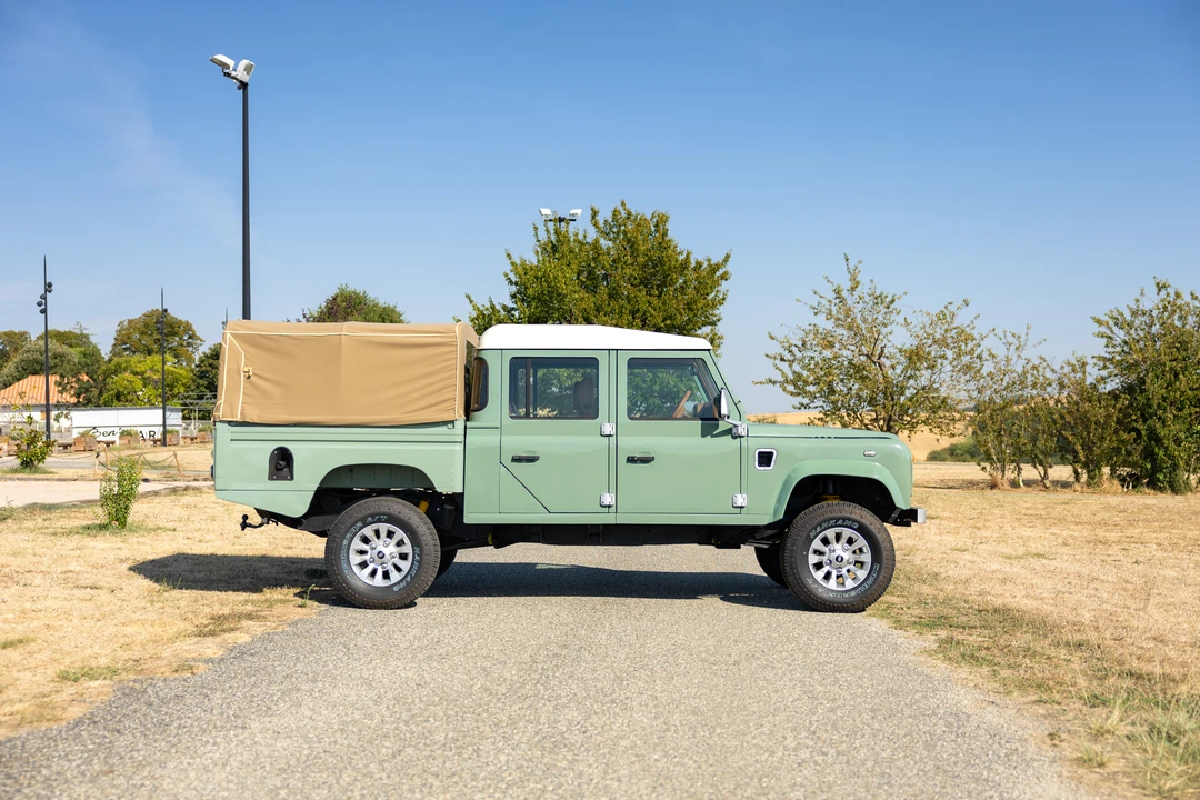 1998 Land Rover Defender 130 - Image 4 of 31