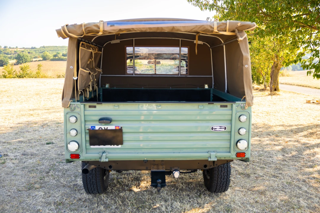 1998 Land Rover Defender 130 - Image 11 of 31