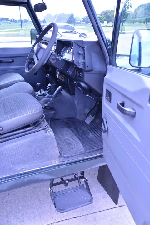 1998 Land Rover Defender - Image 8 of 20