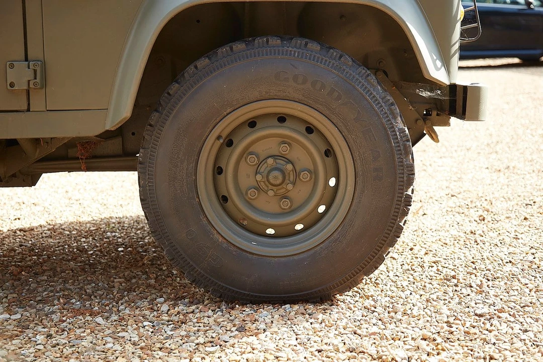 1998 Land Rover Defender 90 - Image 19 of 30