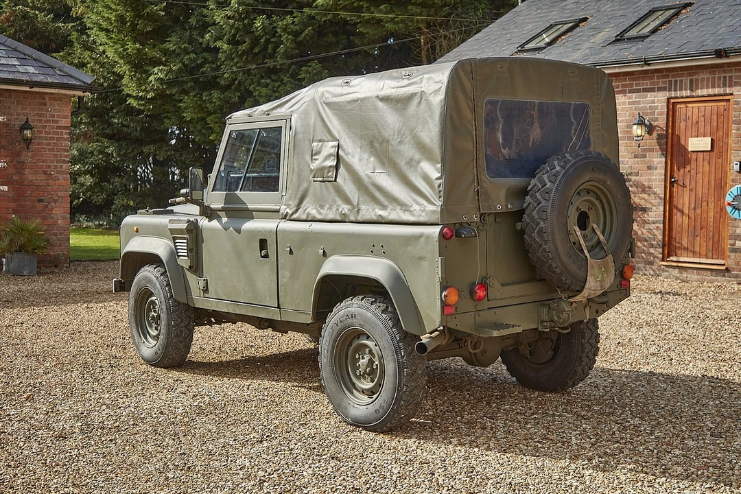 1998 Land Rover Defender 90 - Image 5 of 30