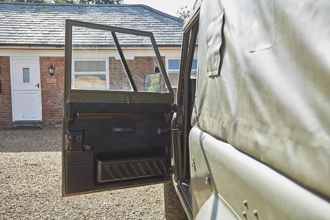 1998 Land Rover Defender 90 - Image 29 of 30