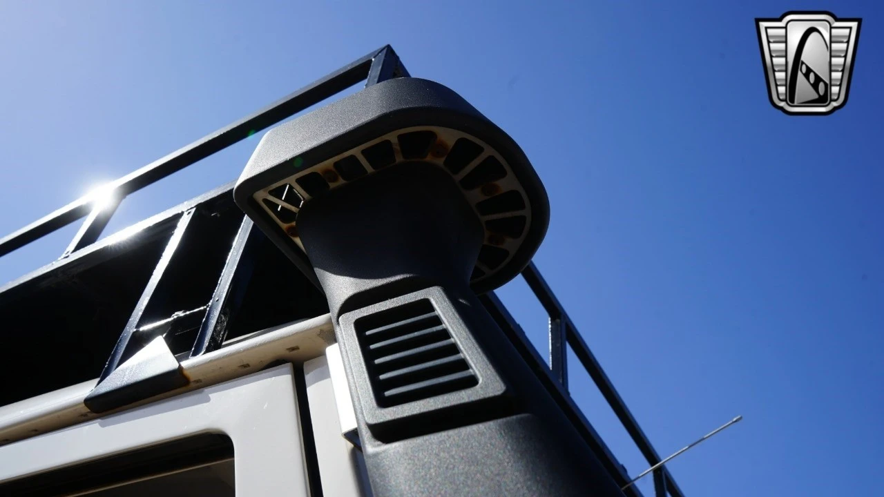 1998 Land Rover Defender 90 - Image 11 of 21