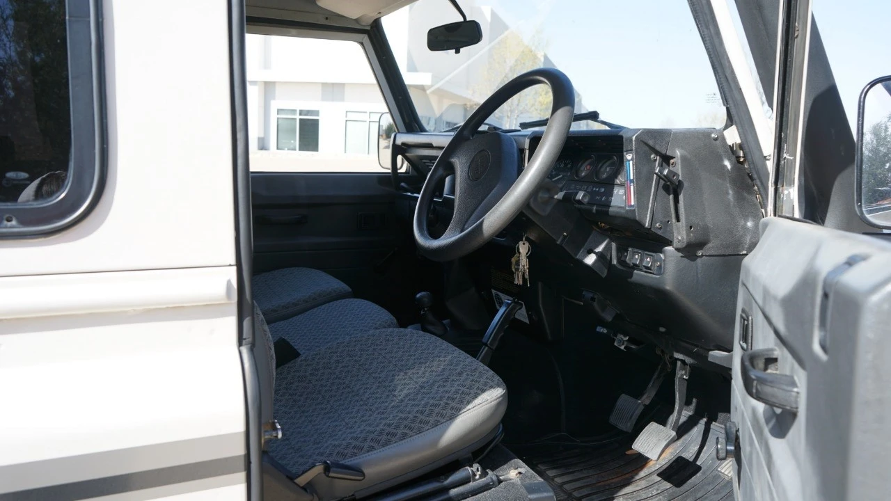 1998 Land Rover Defender 90 - Image 13 of 21
