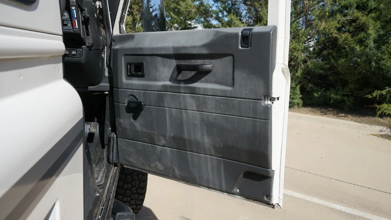 1998 Land Rover Defender 90 - Image 12 of 21