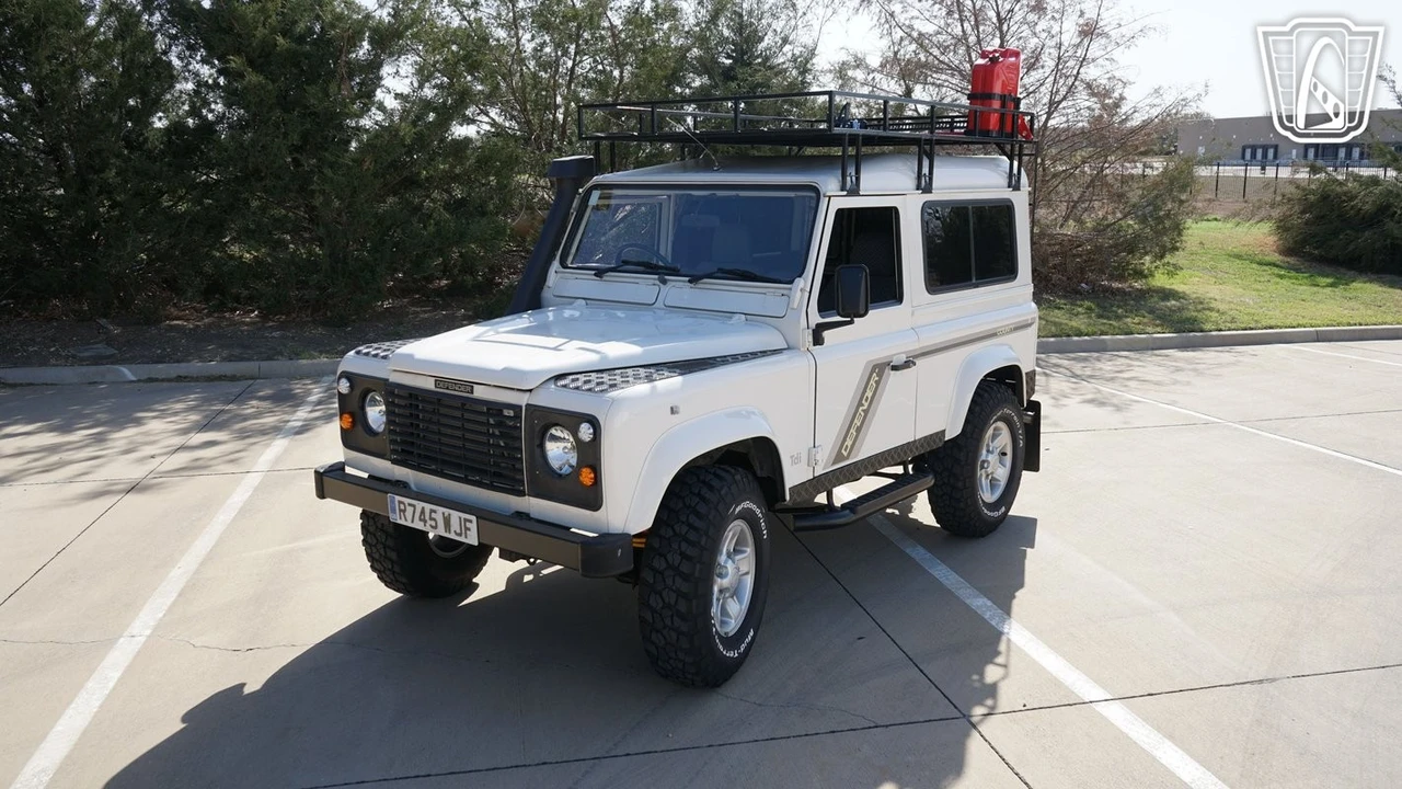 1998 Land Rover Defender 90 - Image 3 of 21