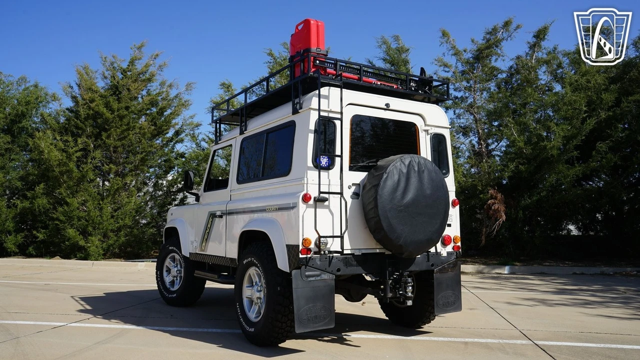 1998 Land Rover Defender 90 - Image 11 of 21