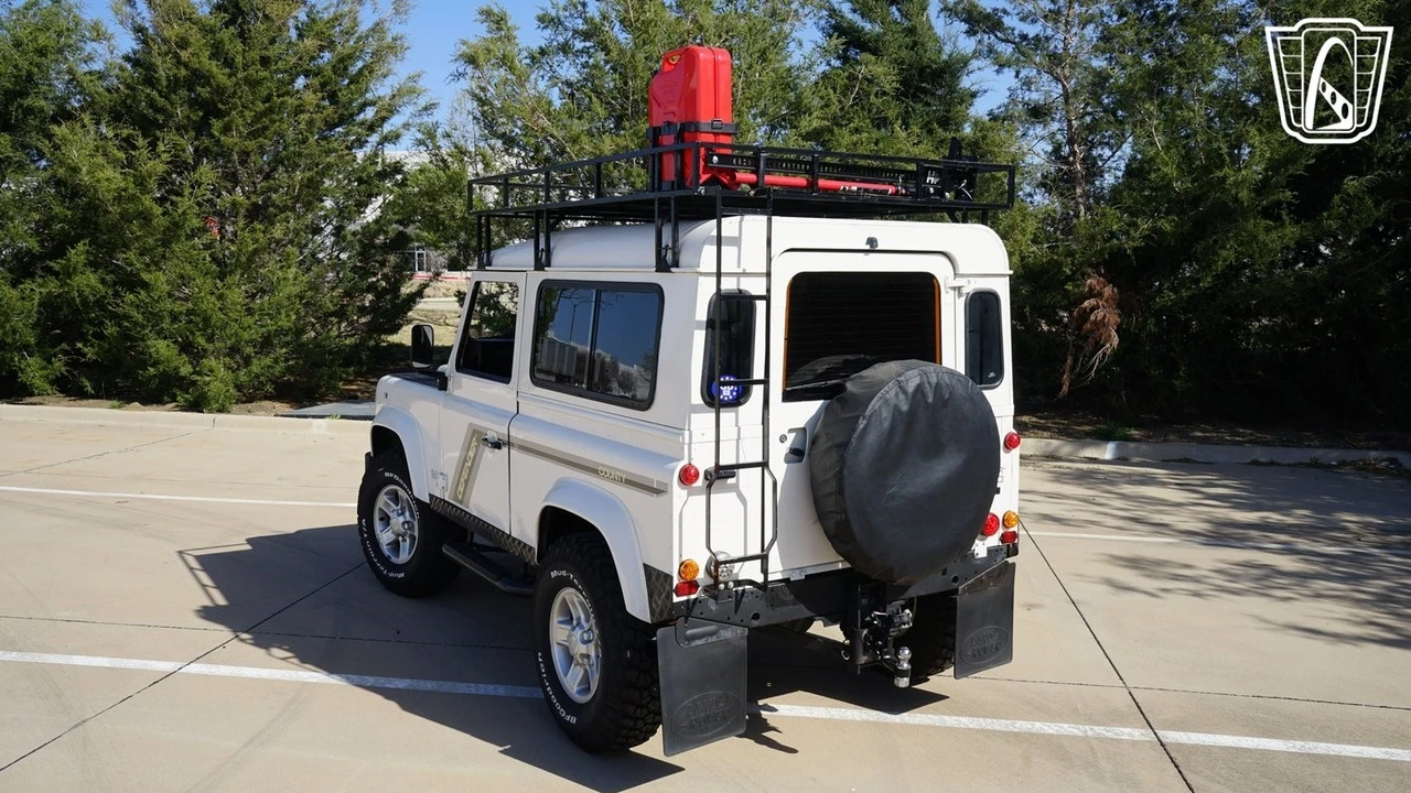 1998 Land Rover Defender 90 - Image 10 of 21