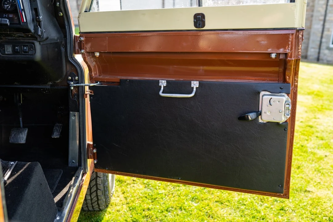 1998 Land Rover Defender 90 - Image 14 of 30