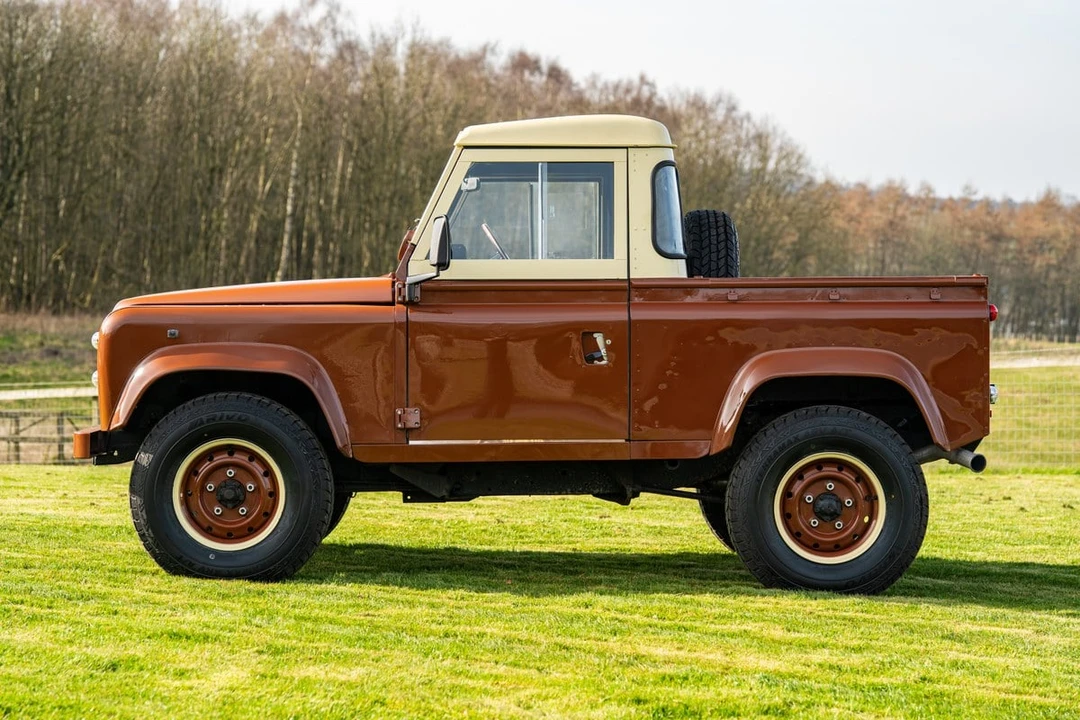 1998 Land Rover Defender 90 - Image 7 of 30