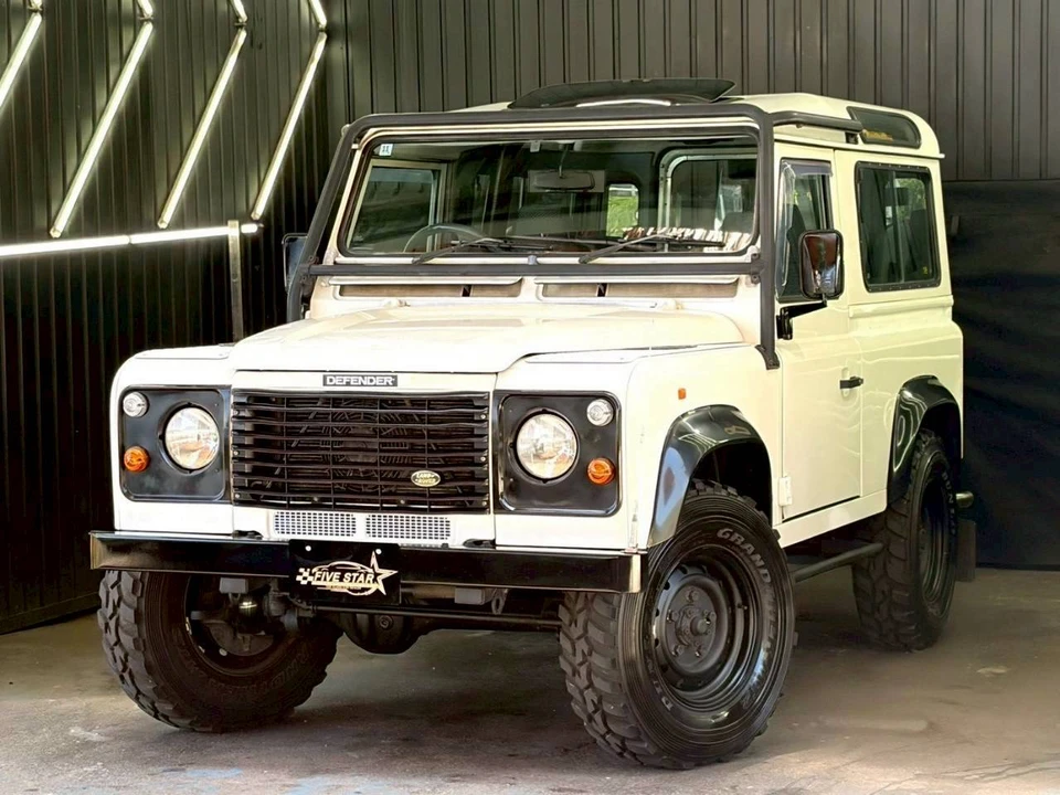 1998 Land Rover Defender 90 - Image 11 of 31