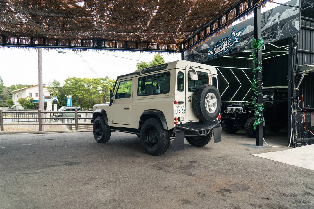 1998 Land Rover Defender 90 - Image 9 of 31
