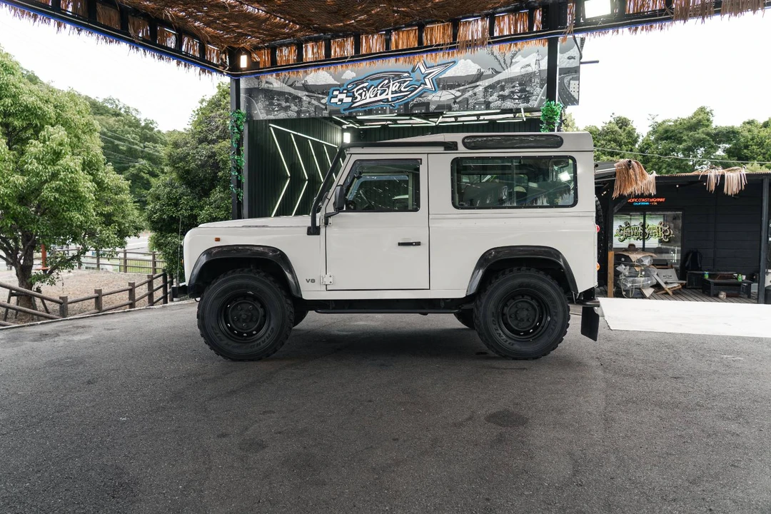 1998 Land Rover Defender 90 - Image 10 of 31