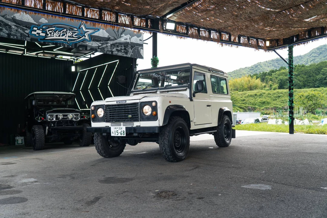 1998 Land Rover Defender 90 - Image 2 of 31