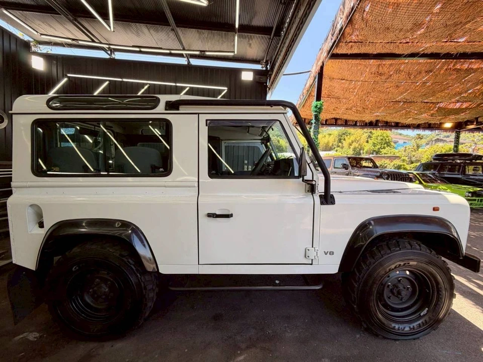 1998 Land Rover Defender 90 - Image 17 of 31