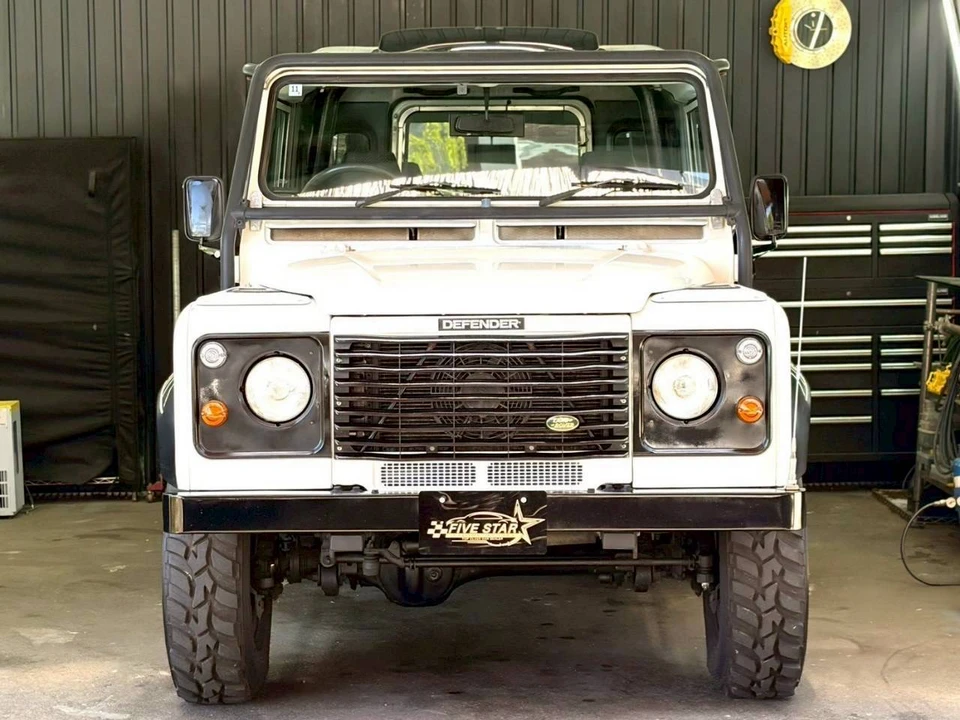 1998 Land Rover Defender 90 - Image 13 of 31