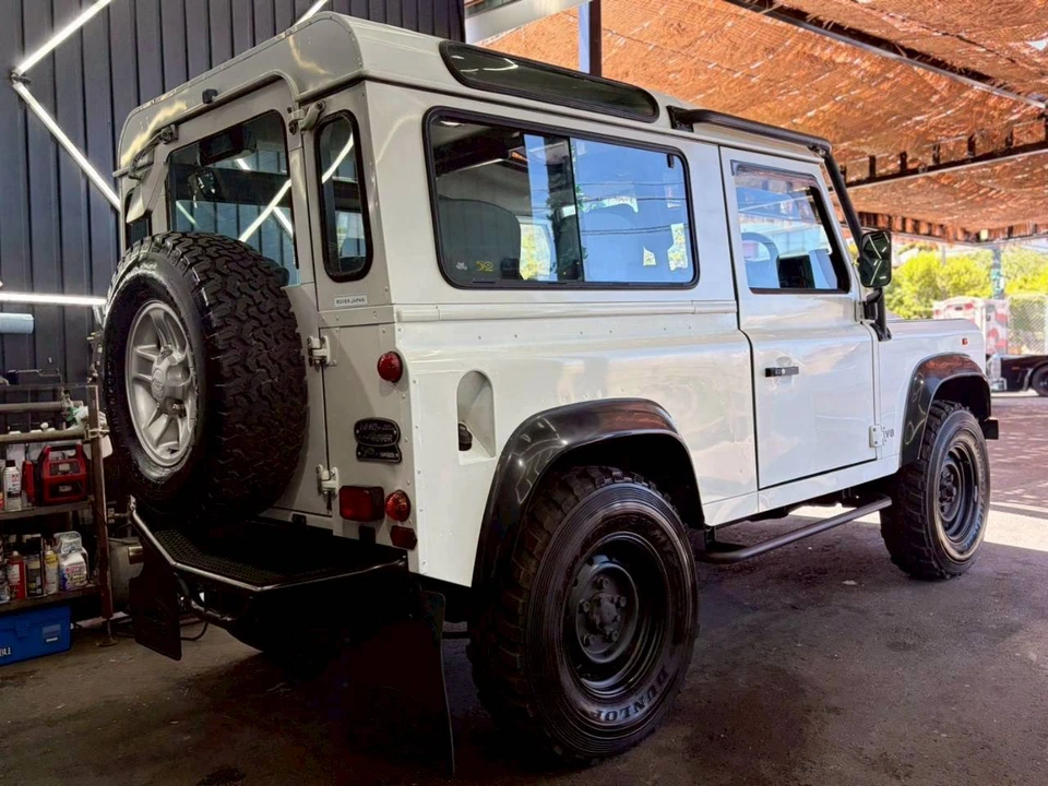 1998 Land Rover Defender 90 - Image 19 of 31