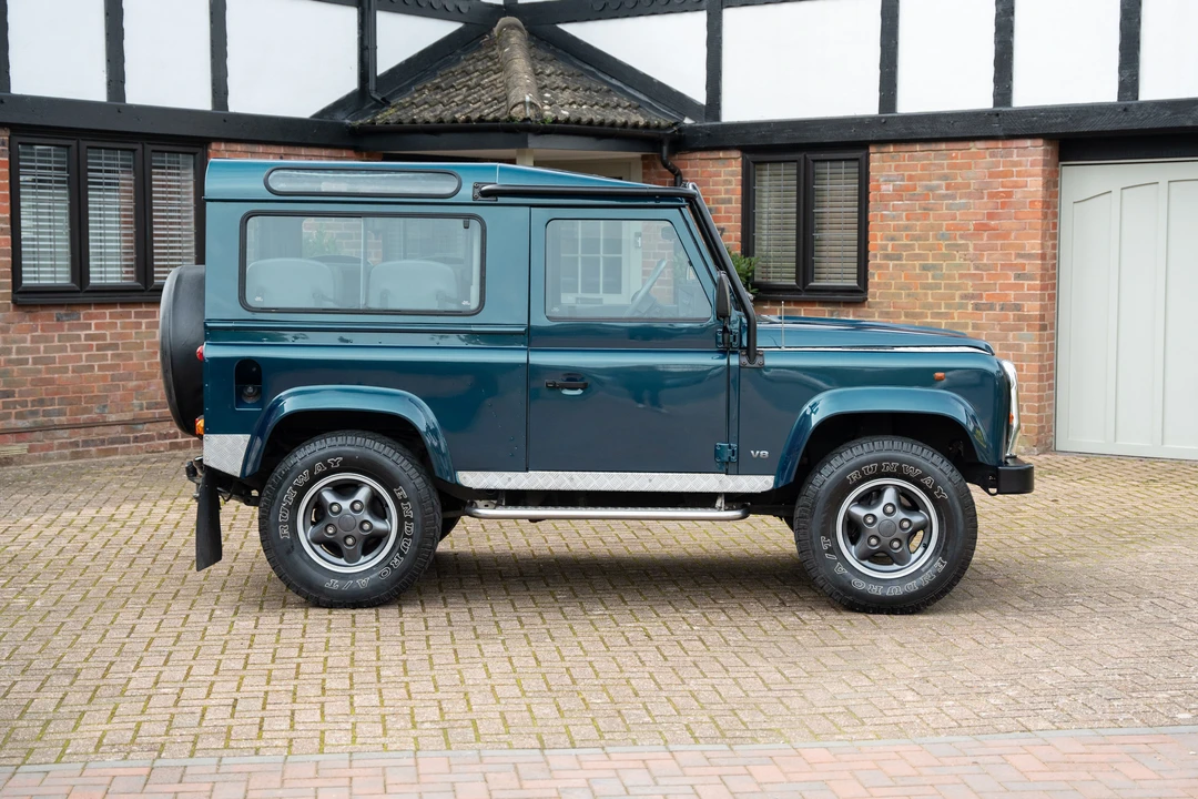 1998 Land Rover Defender 90 - Image 8 of 31