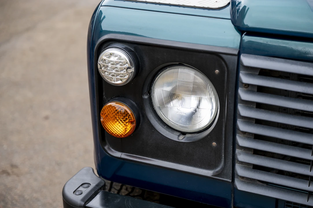 1998 Land Rover Defender 90 - Image 10 of 31