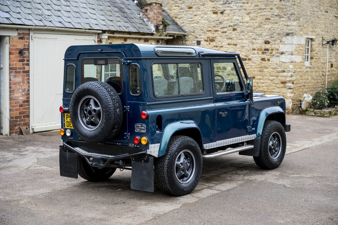 1998 Land Rover Defender 90 - Image 5 of 31