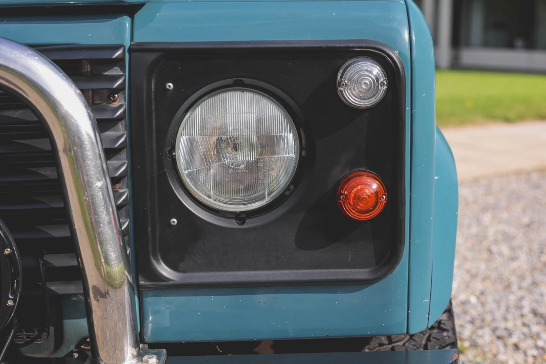 1998 Land Rover Defender 90 - Image 17 of 31