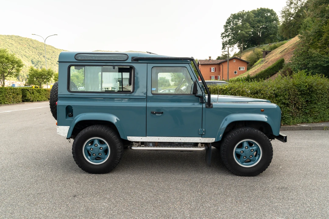 1998 Land Rover Defender 90 - Image 4 of 31