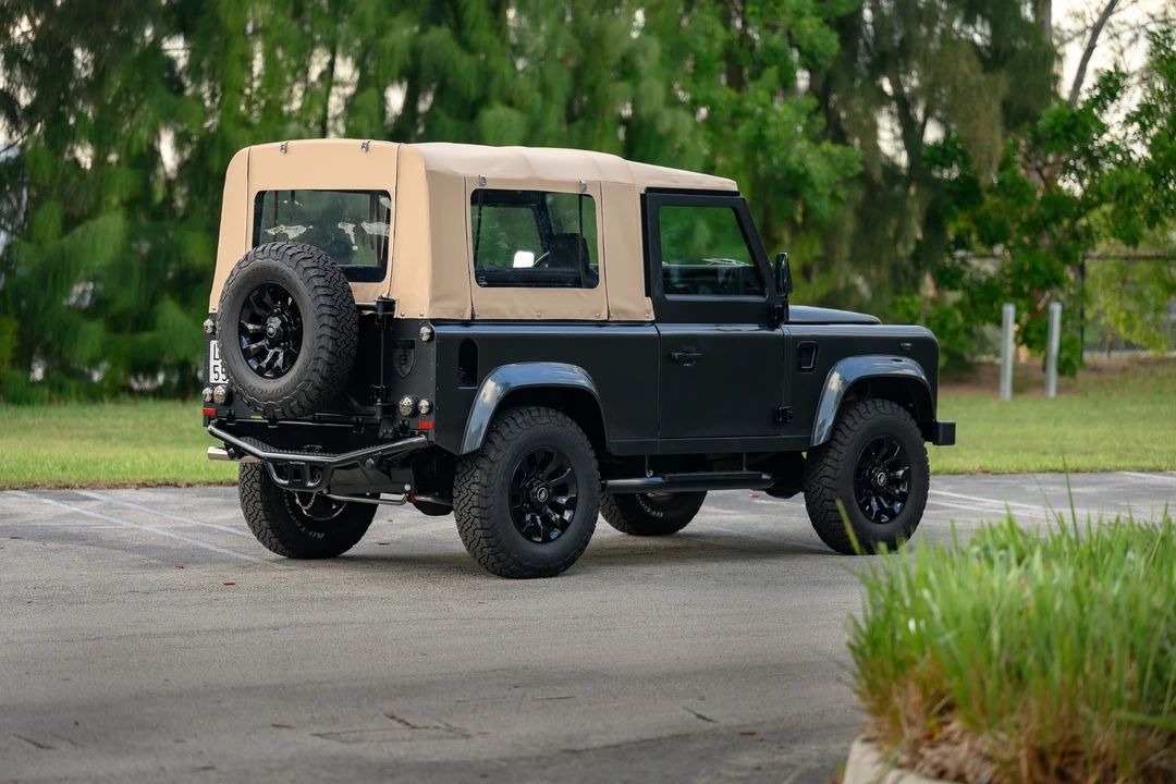 1998 Land Rover Defender 90 - Image 17 of 31