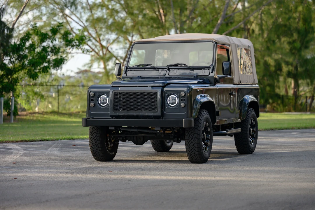 1998 Land Rover Defender 90 - Image 8 of 31