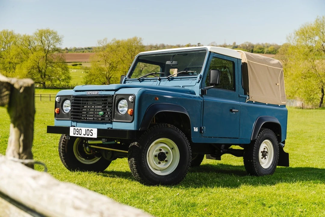 1998 Land Rover Defender 90 - Image 2 of 31