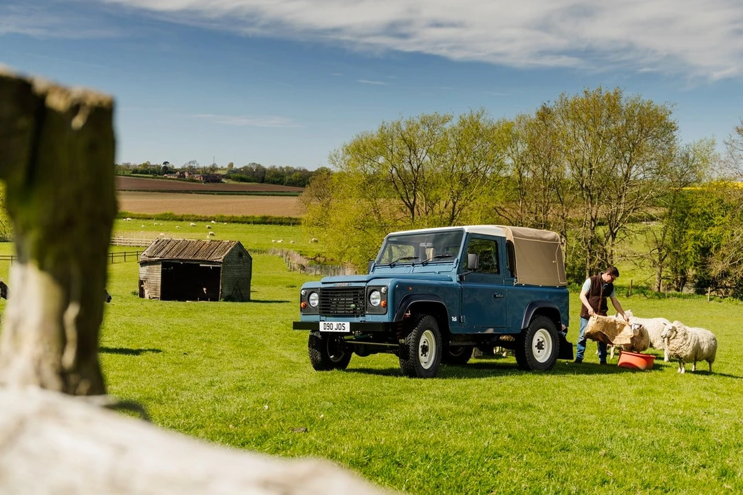 1998 Land Rover Defender 90 - Image 17 of 31