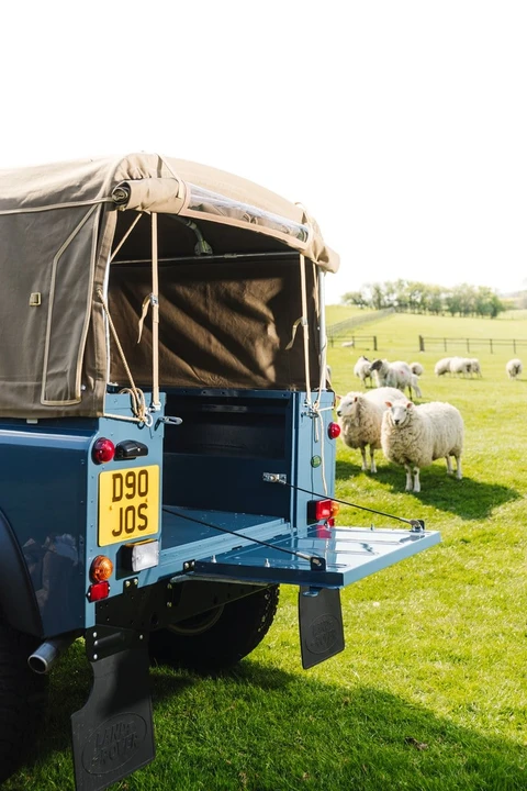 1998 Land Rover Defender 90 - Image 8 of 31