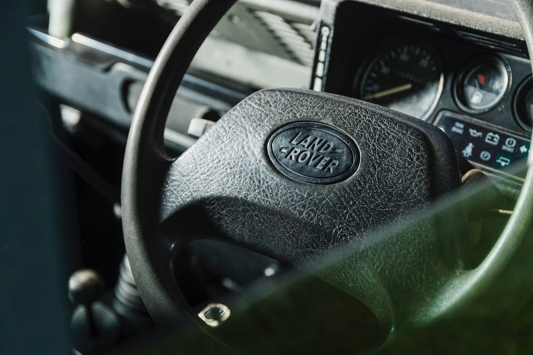 1998 Land Rover Defender 90 - Image 6 of 31