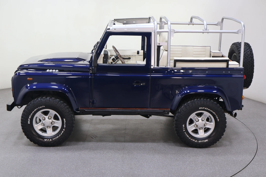 1998 Land Rover Defender 90 - Image 9 of 31