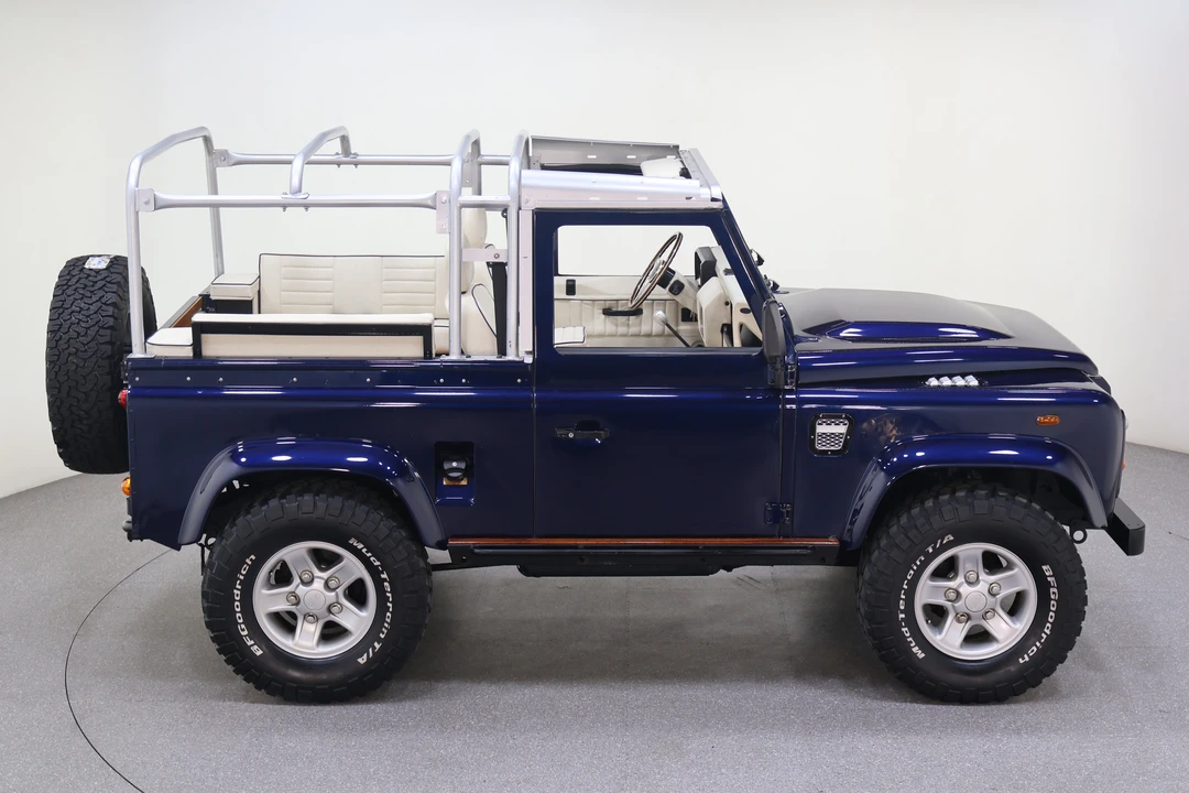 1998 Land Rover Defender 90 - Image 10 of 31