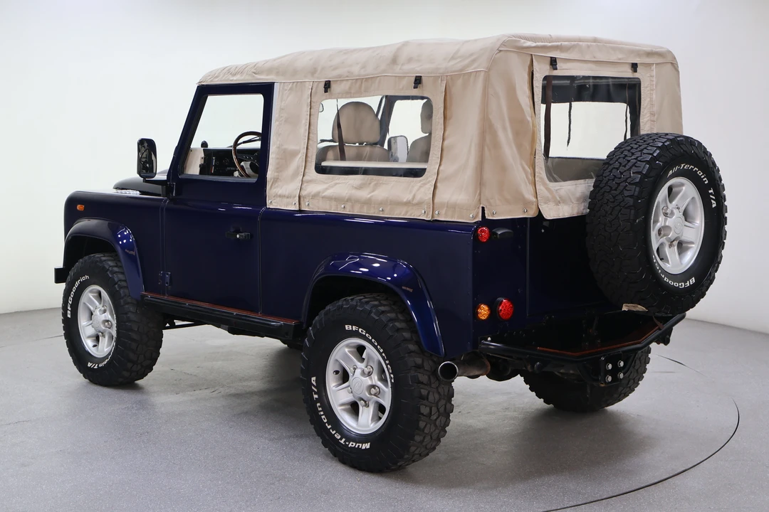 1998 Land Rover Defender 90 - Image 11 of 31