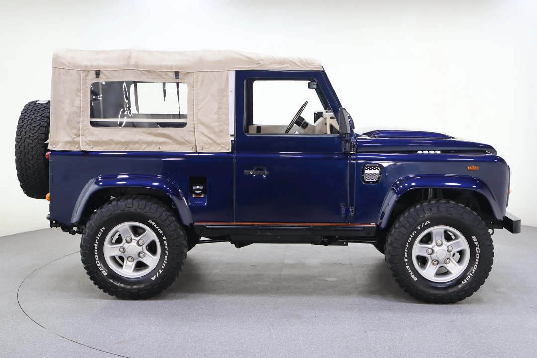 1998 Land Rover Defender 90 - Image 8 of 31