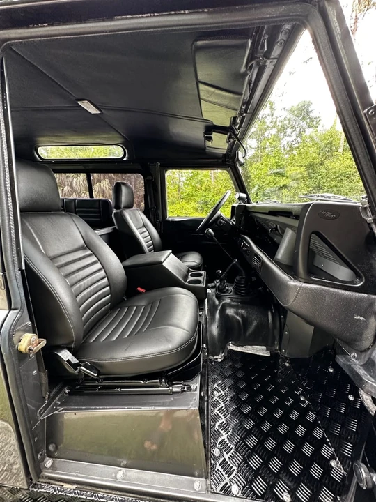 1998 Land Rover Defender 90 - Image 17 of 30