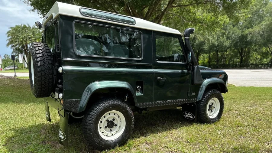 1998 Land Rover Defender 90 - Image 11 of 31