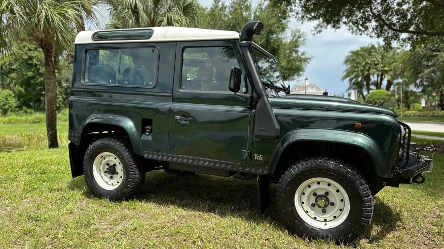 1998 Land Rover Defender 90 - Image 2 of 31