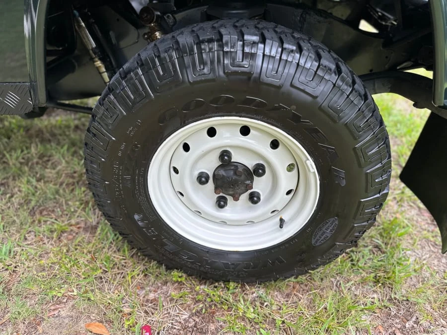 1998 Land Rover Defender 90 - Image 10 of 31