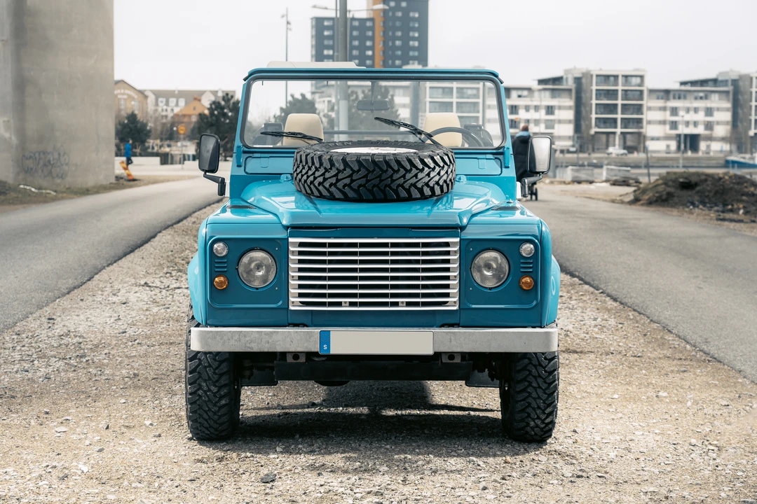 1998 Land Rover Defender 90 - Image 2 of 31