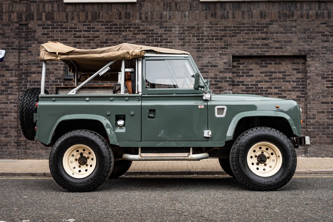 1998 Land Rover Defender 90 - Image 6 of 31