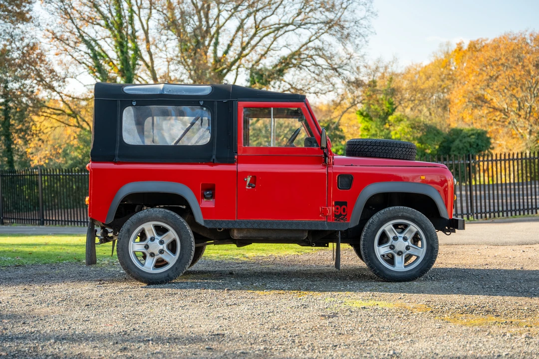 1998 Land Rover Defender 90 - Image 16 of 31
