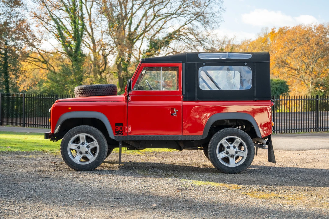 1998 Land Rover Defender 90 - Image 4 of 31