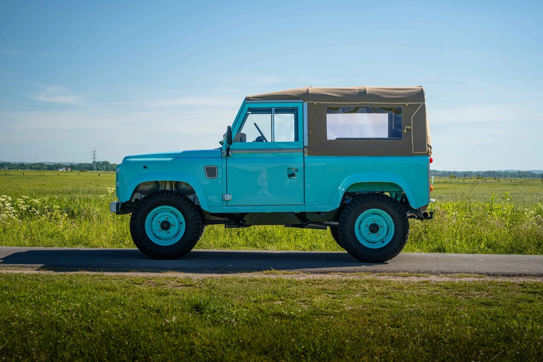 1998 Land Rover Defender 90 - Image 4 of 31
