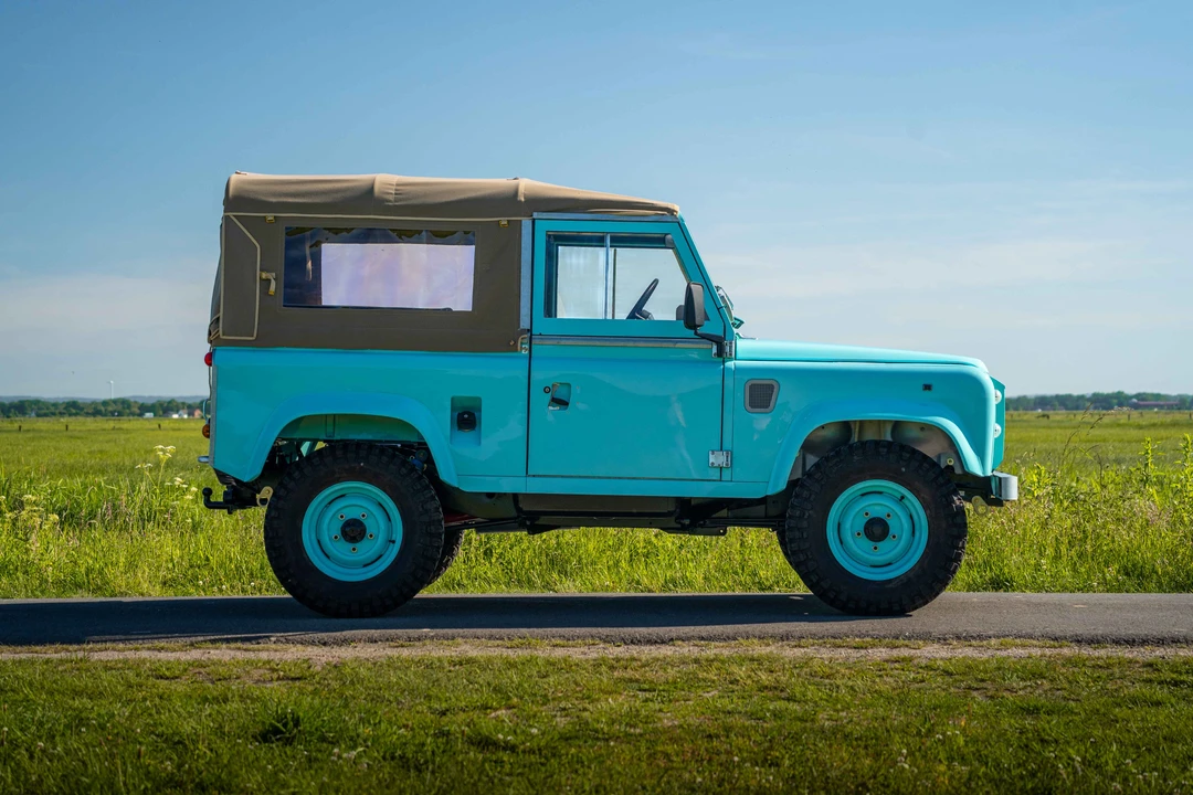 1998 Land Rover Defender 90 - Image 8 of 31