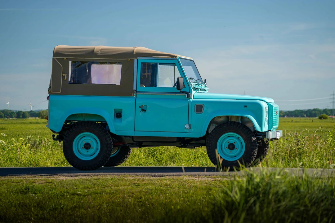 1998 Land Rover Defender 90 - Image 16 of 31