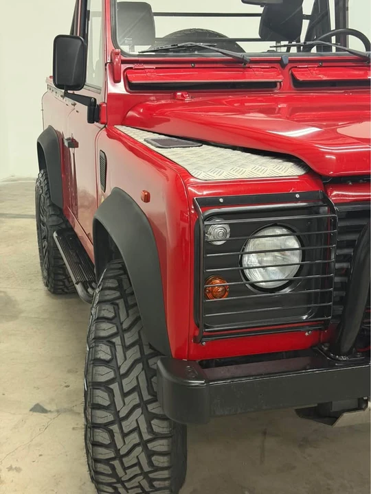 1998 Land Rover Defender 90 - Image 3 of 17