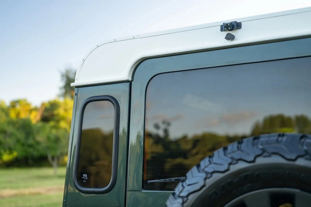 1998 Land Rover Defender 110 - Image 20 of 21